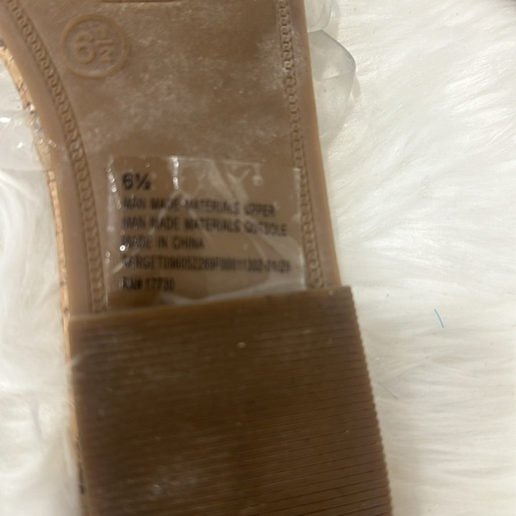 Size 6 1/2 a new day clear strap, bamboo foot bed sandals new - Picture 2 of 2